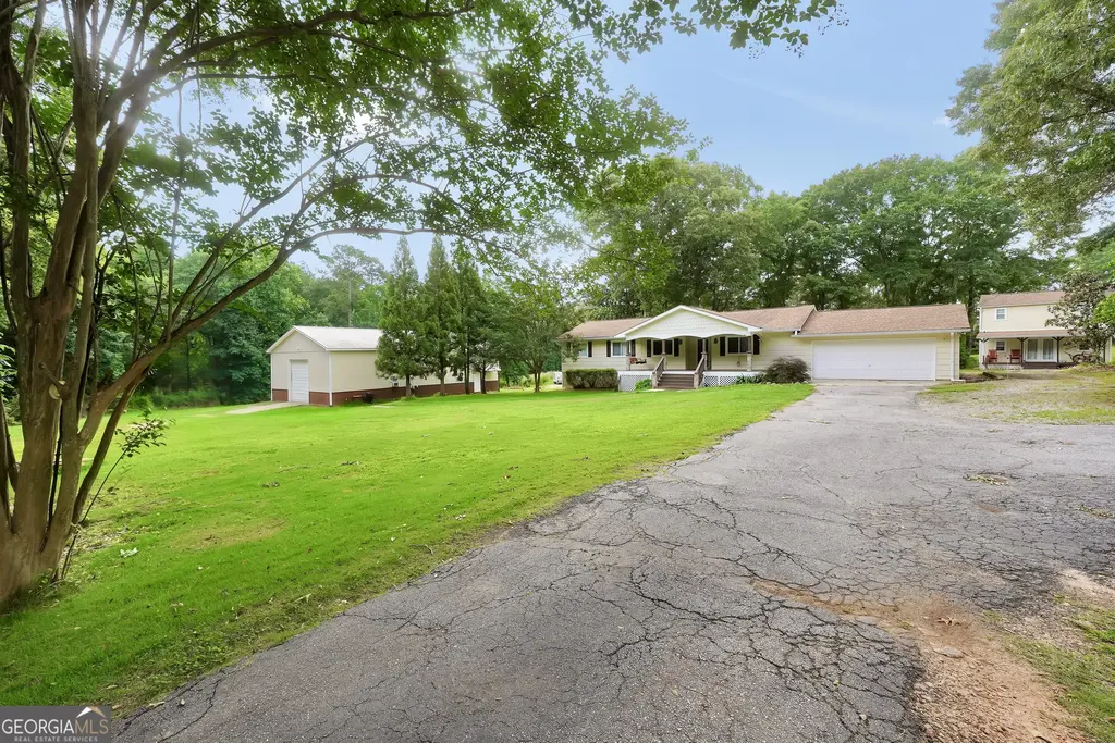 122 E Knight Road, McDonough