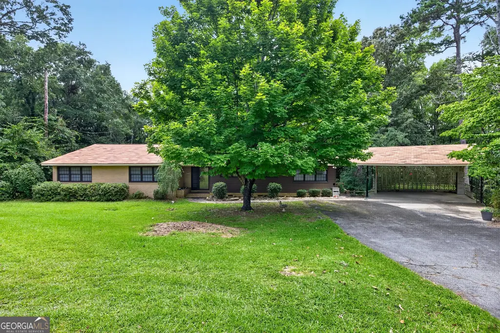 514 Farris Boulevard, Manchester