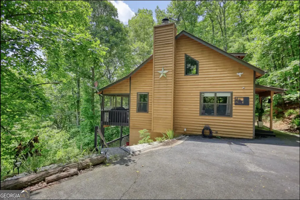 2531 Hunter Road, Hiawassee