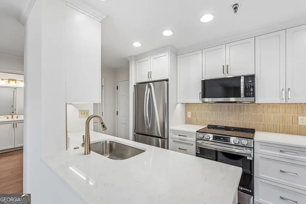 300 Johnson Ferry Rd, Road Ne B-601, Sandy Springs