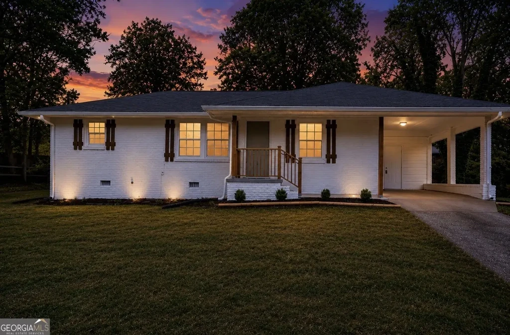 926 Green Valley Road Sw, Mableton