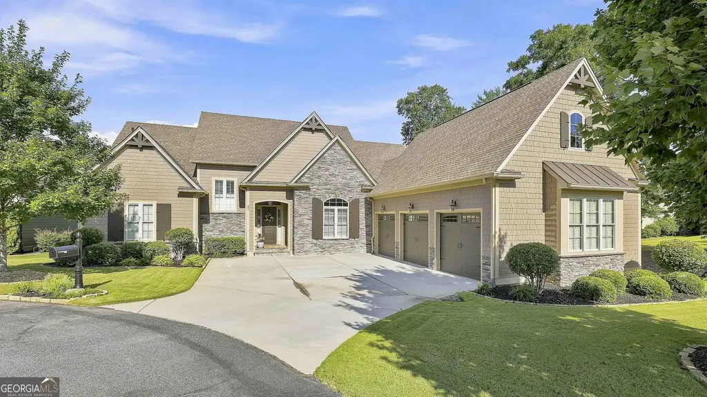 402 Vanderbilt Parkway, Newnan