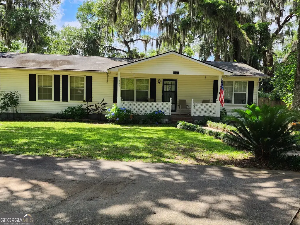 941 Lake Drive, Midway