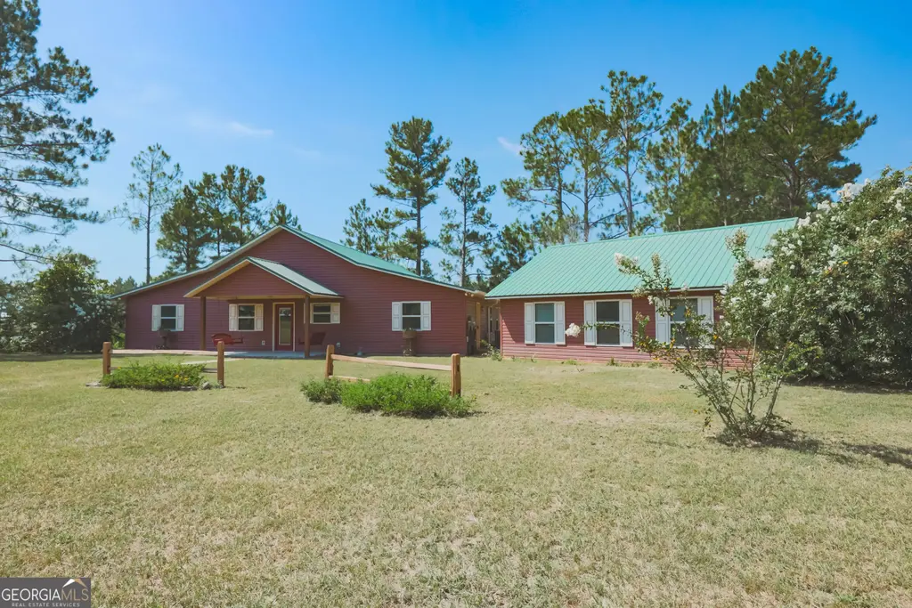 3733 Oak Hill Road, Blackshear