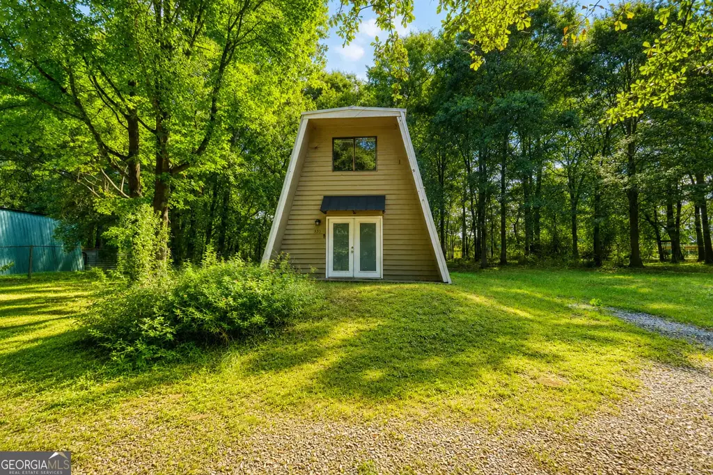 555 Freeman Drive, Athens