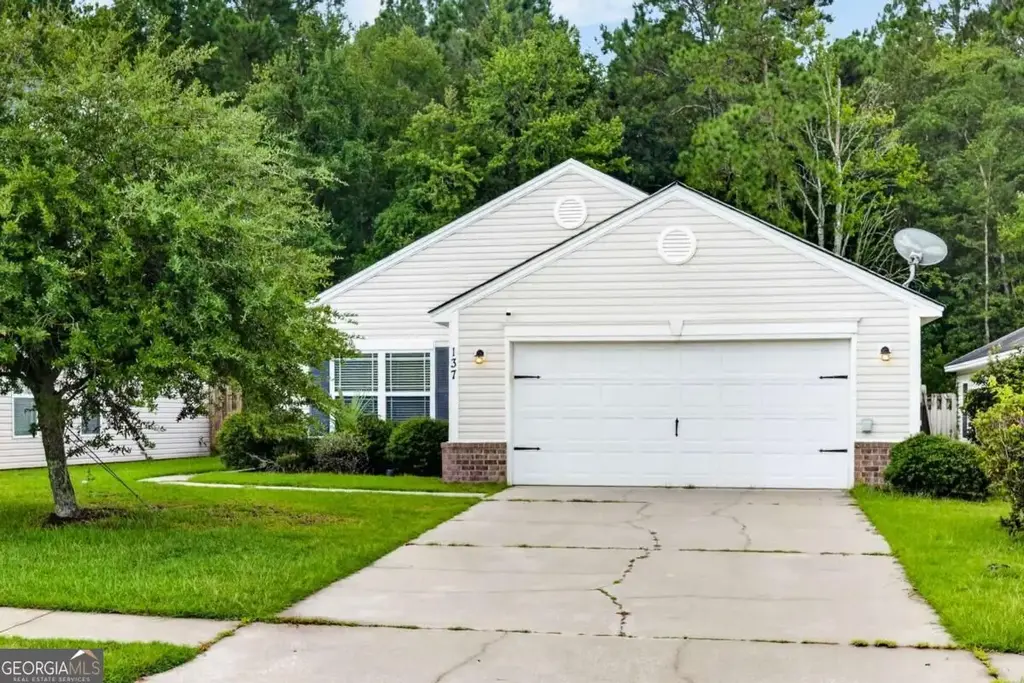 137 Spring Lakes Drive, Savannah