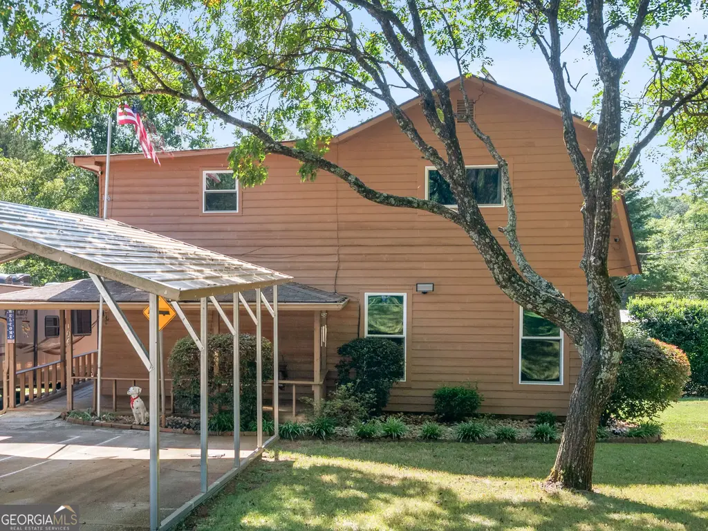 106 Central Lake Circle, Griffin