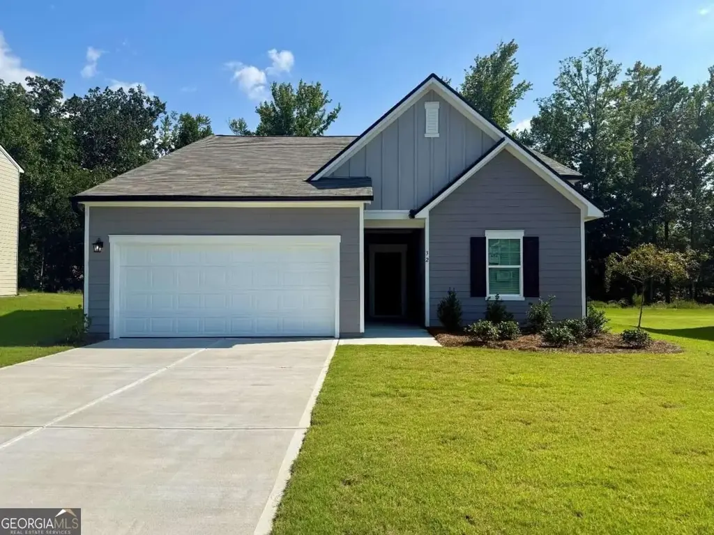 32 Crescent Boulevard, Carrollton