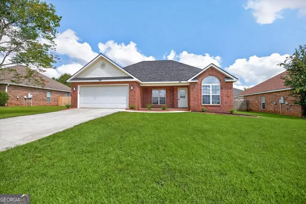 402 Sugarloaf Parkway, Perry