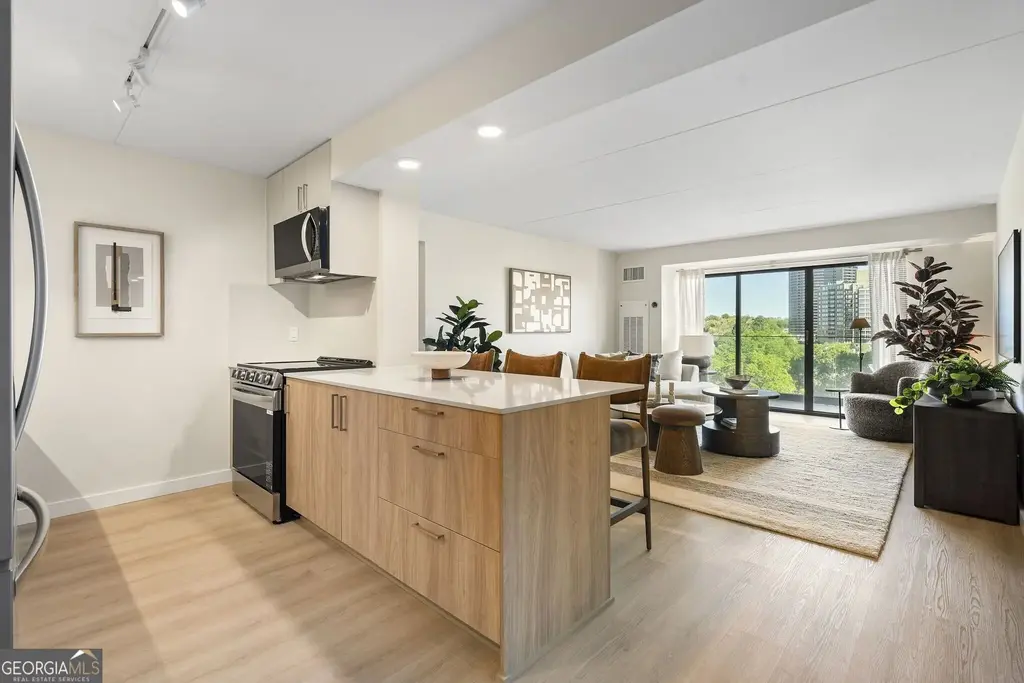 2460 Peachtree Road Ne 1111, Atlanta