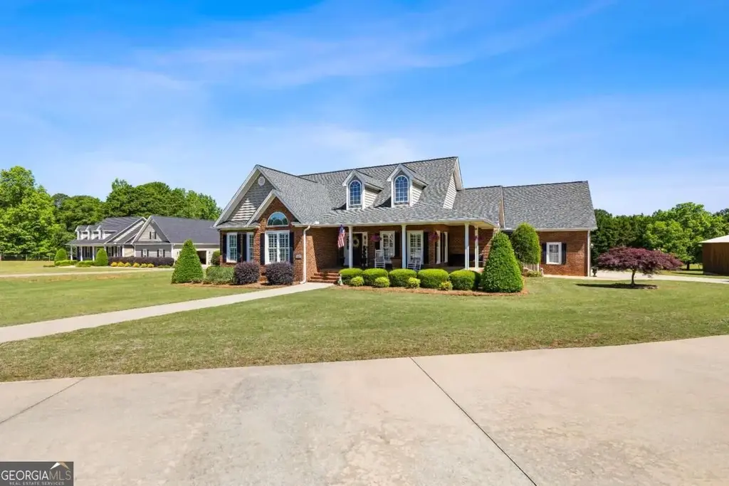 1350 Woodland Road, Thomaston