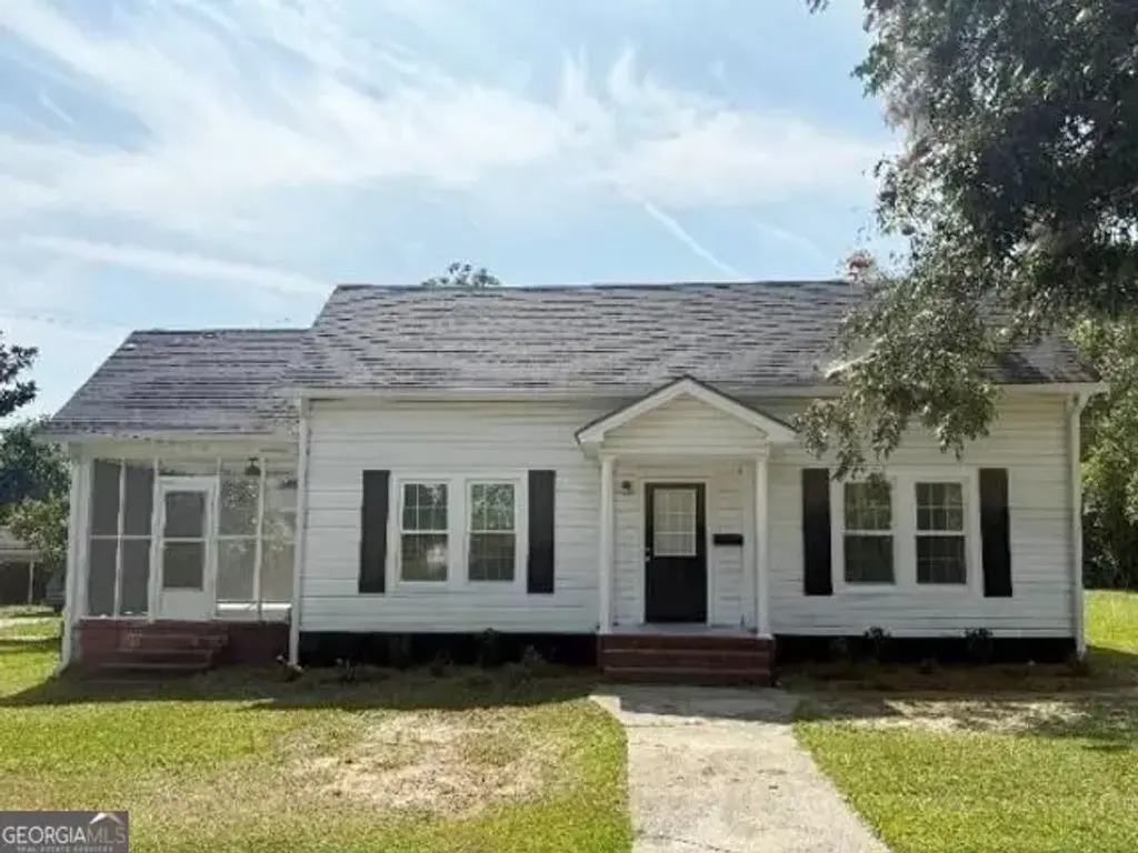 411 W Pine Street, Swainsboro