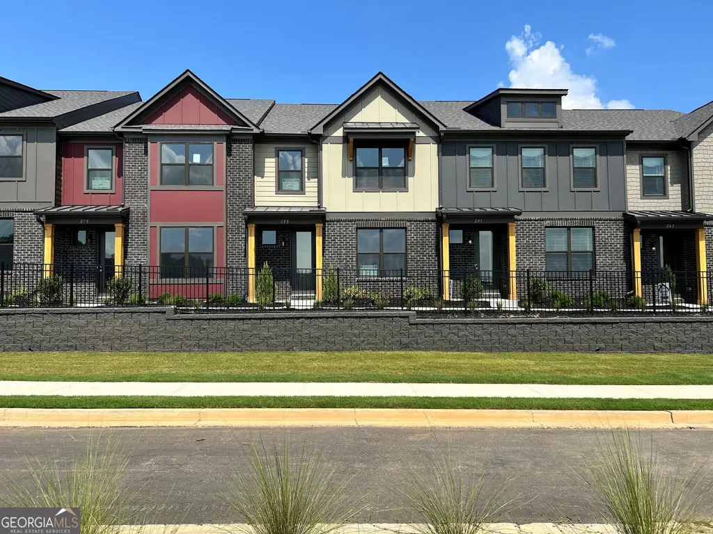 255 Barracks Way 875, Hoschton