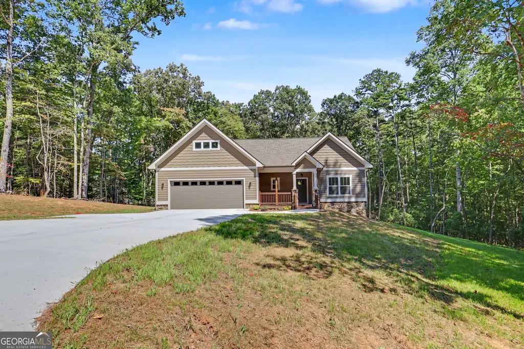 329 Hawks Nest Drive, Blairsville