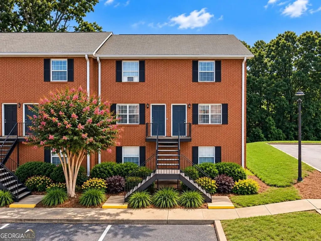 2165 S Milledge Avenue F12, Athens