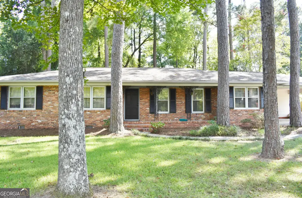 4664 Lattimore Drive, Macon