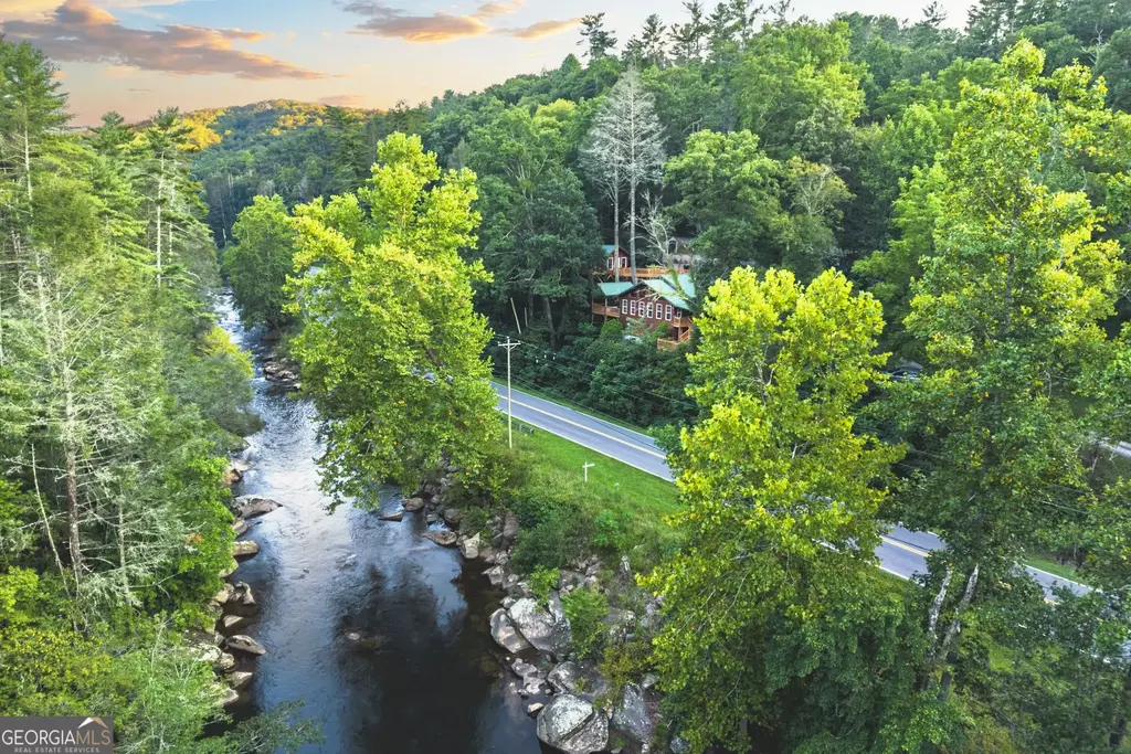 55 River Bend Lane, Blue Ridge