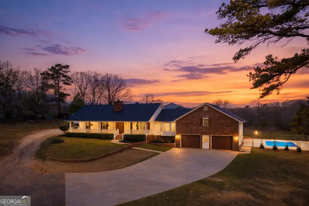 9902 Highway 16, Senoia