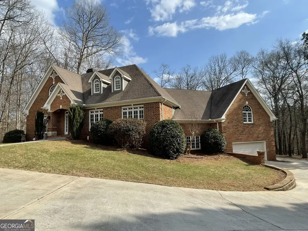 1171 River Run, Bishop
