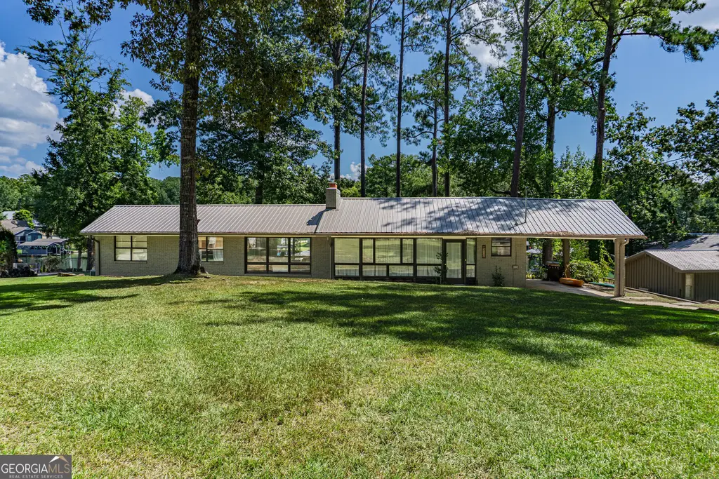 210 Shady Lane Road, Eclectic