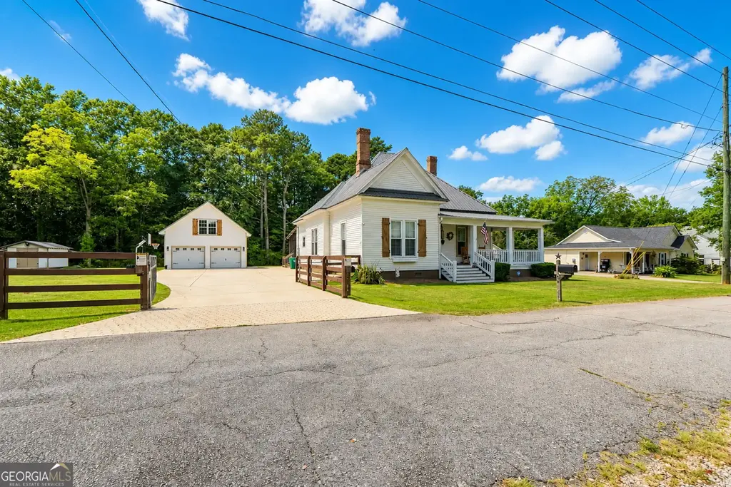 35 Combs Street, Locust Grove