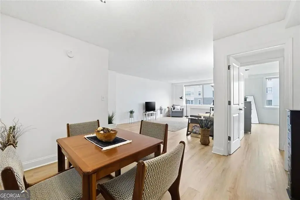 2479 Peachtree Road Ne 303, Atlanta