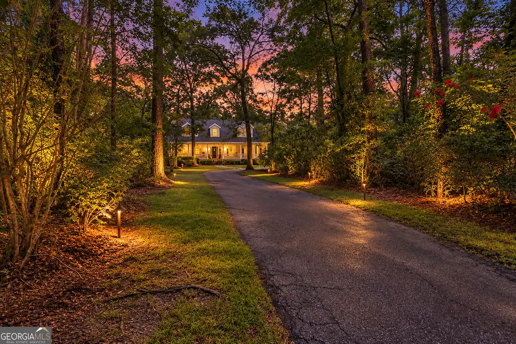 233 Buckland Hall Road, Richmond Hill