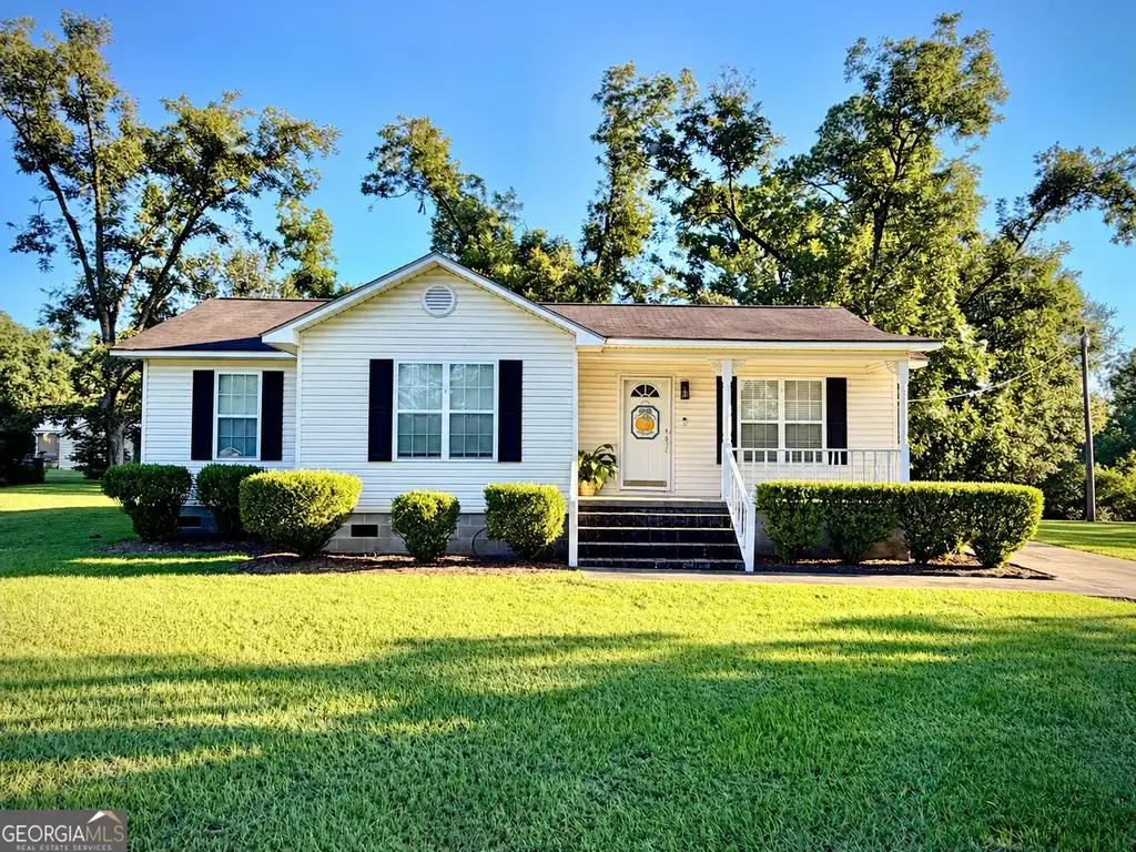 224 North Avenue, Adrian