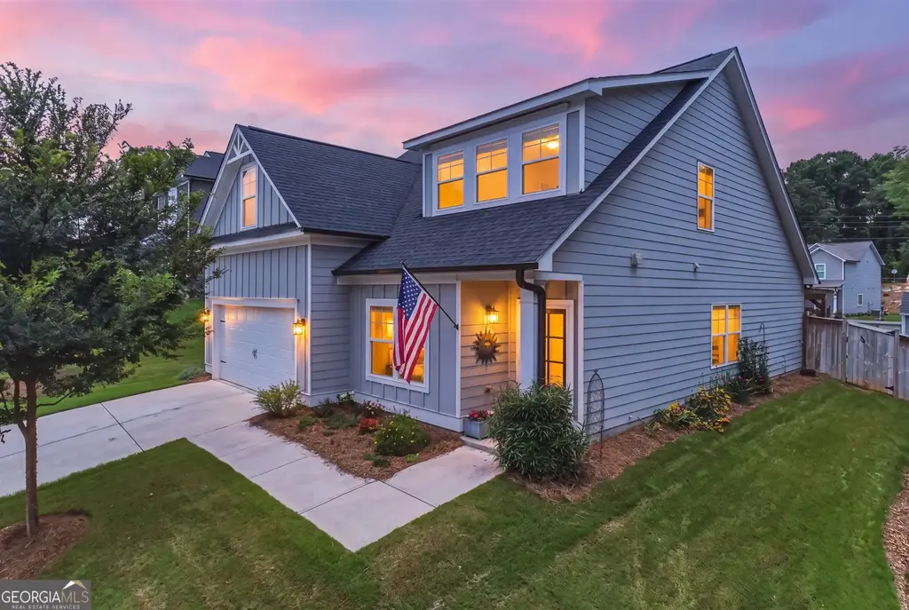 120 Russell Way, Athens