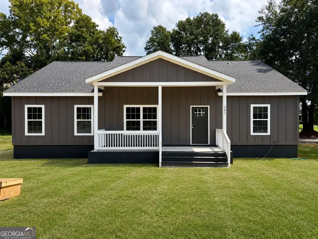 301 S Hull Street, Sylvania