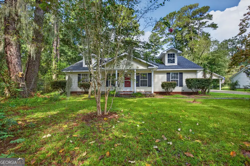 504 Lake Drive, Midway