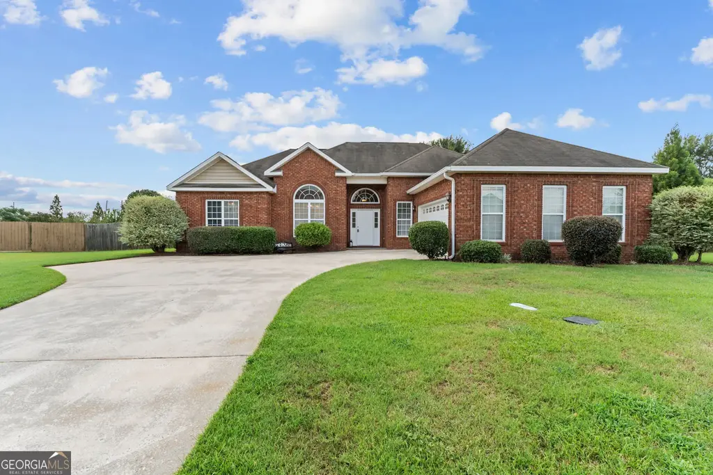 223 Loudon Hill Drive, Warner Robins
