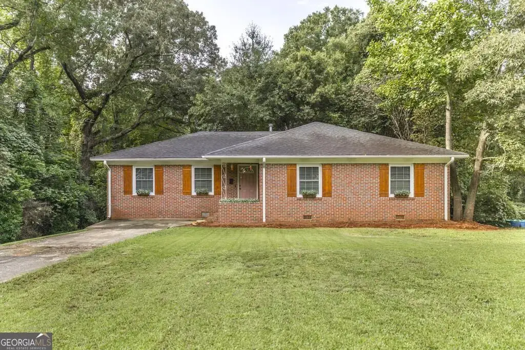 460 Sunset Circle, Forsyth