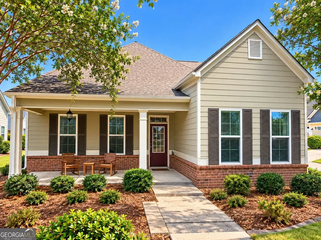 175 Colonial Court, Fayetteville
