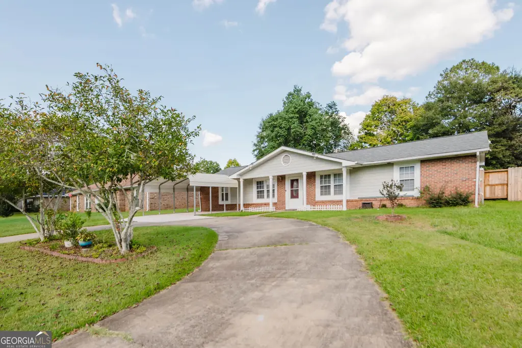206 Scarborough Road, Centerville