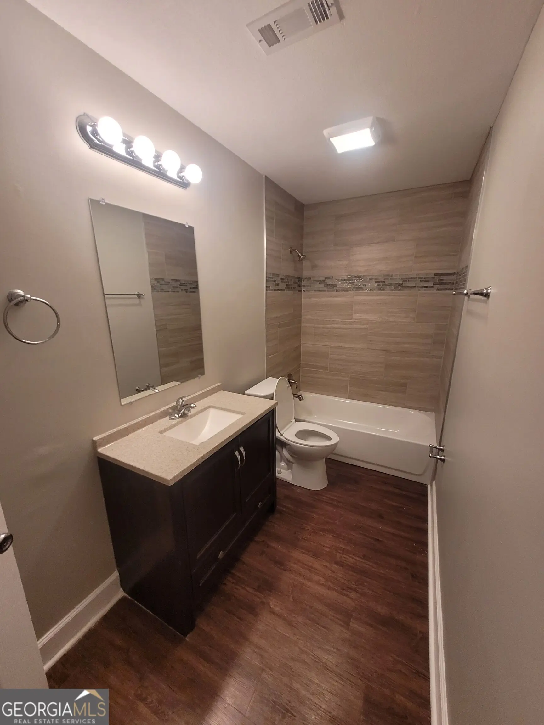 Photo of Listing #10843305