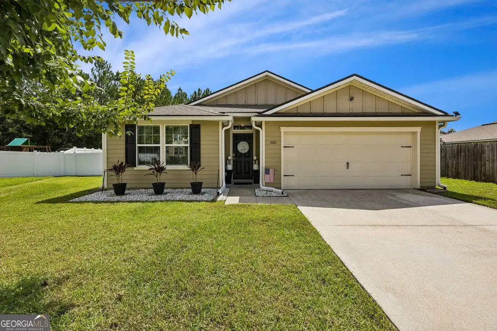 420 Cedar Breeze Drive, Kingsland