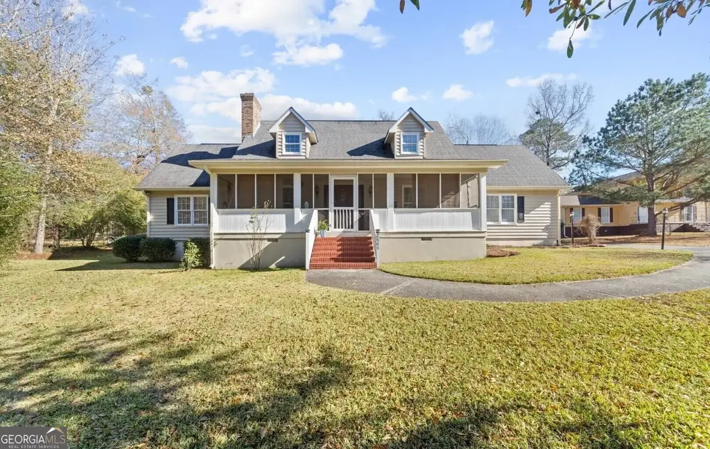 2666 Carriage Court, Macon