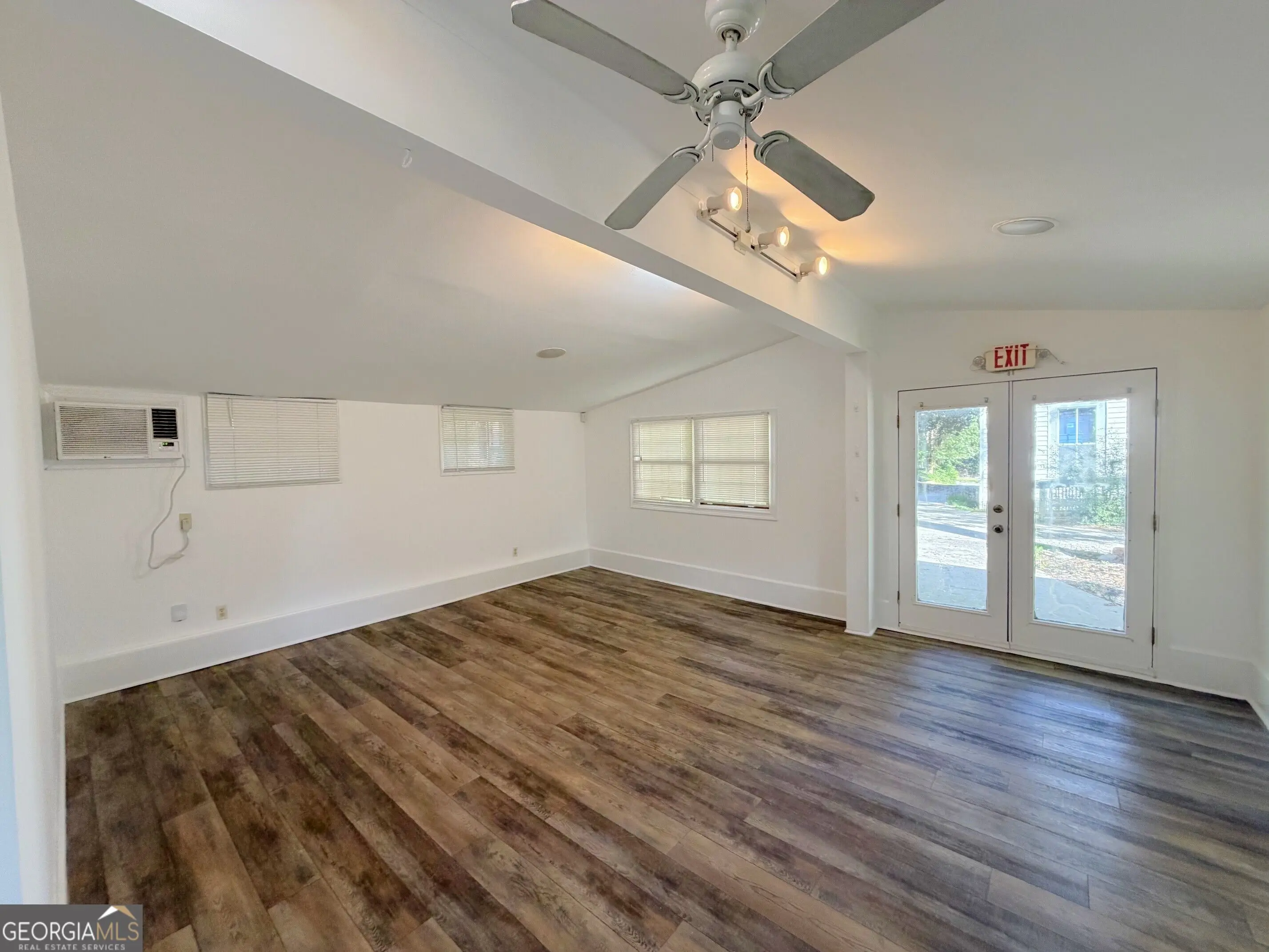 Photo of Listing #10843617