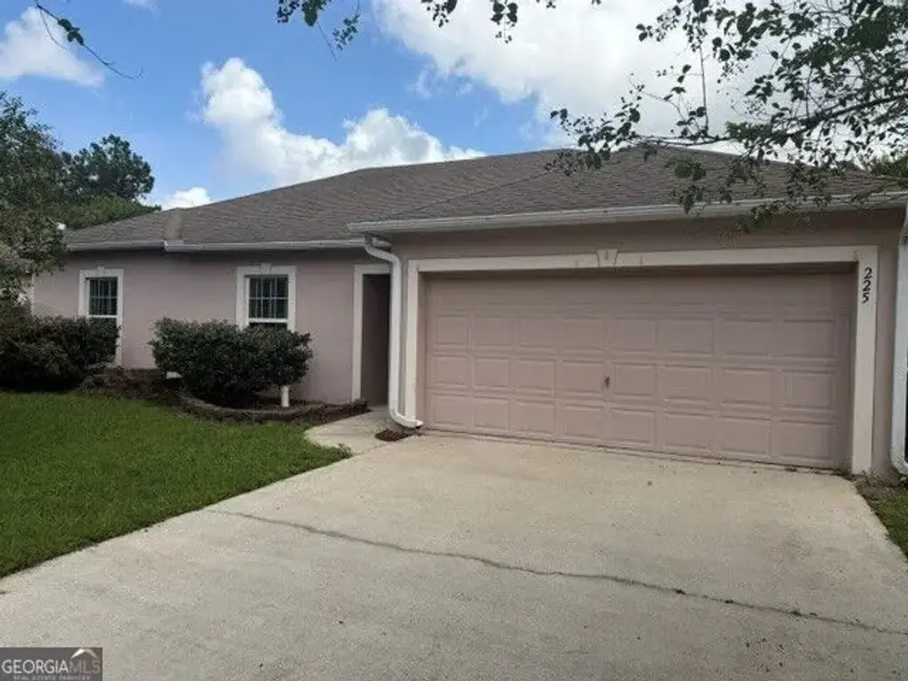 225 Pine Bluff Drive, Kingsland