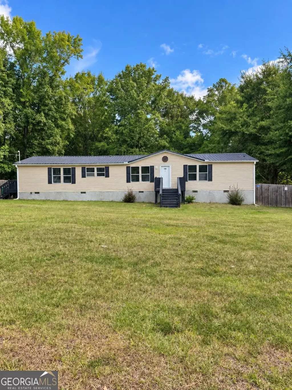 120 Hunters Ridge Drive, Monticello