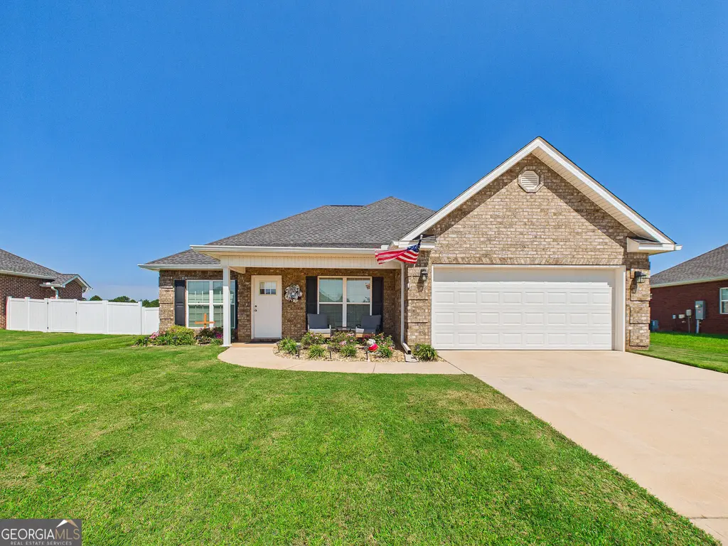 425 Lamplight Drive, Byron