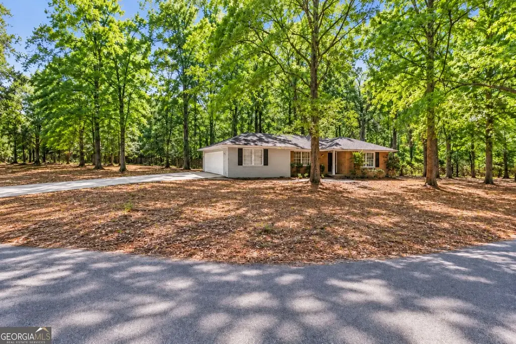 995 Roundtable Lane, Macon