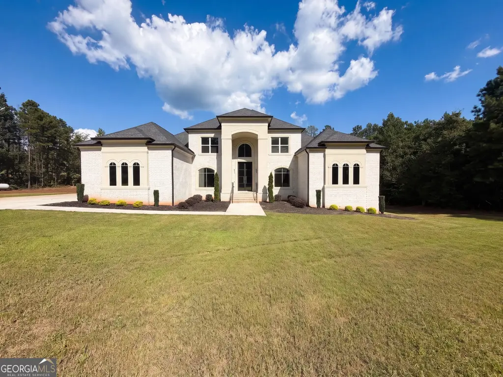 214 Coastline Road, Fayetteville