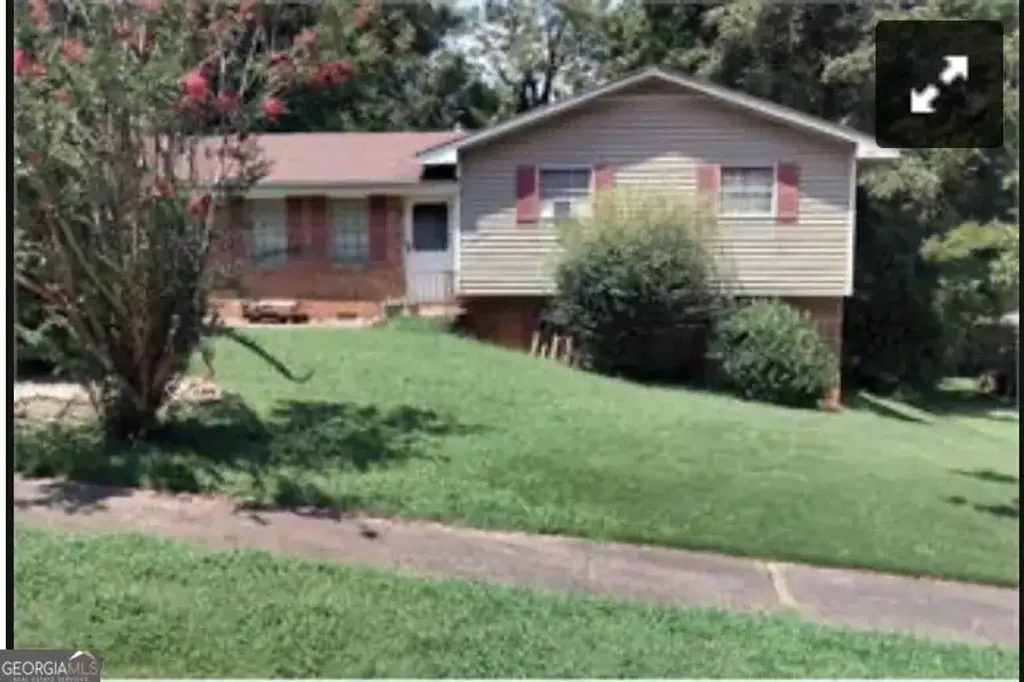 1207 Bell Avenue, East Point