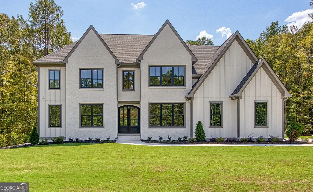 614 Morgan Mill Rd, Senoia