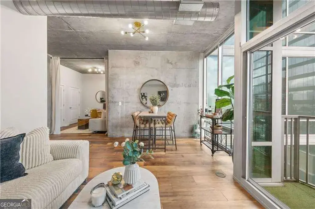 923 Peachtree Street Ne 1221, Atlanta