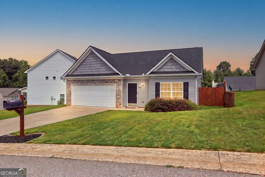 385 Highland Pointe Drive, Alto