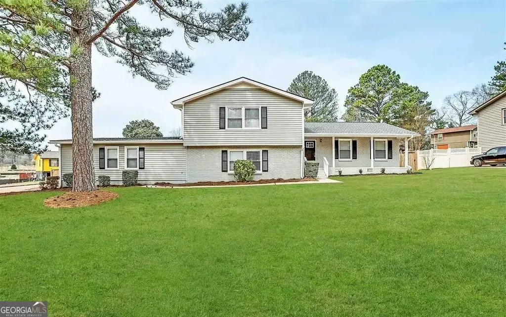 3609 River Hills Drive, Ellenwood
