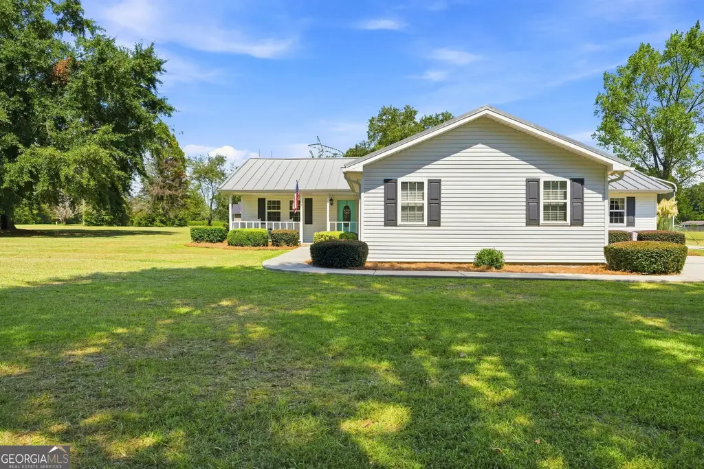 100 Old Hickory Road, Byron